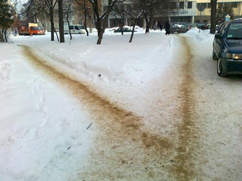 Всі тротуари міста мають бути посипані піском ... у Дрогобичі
